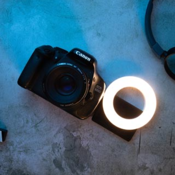 OlumiRing - Instantly Look Better On Camera